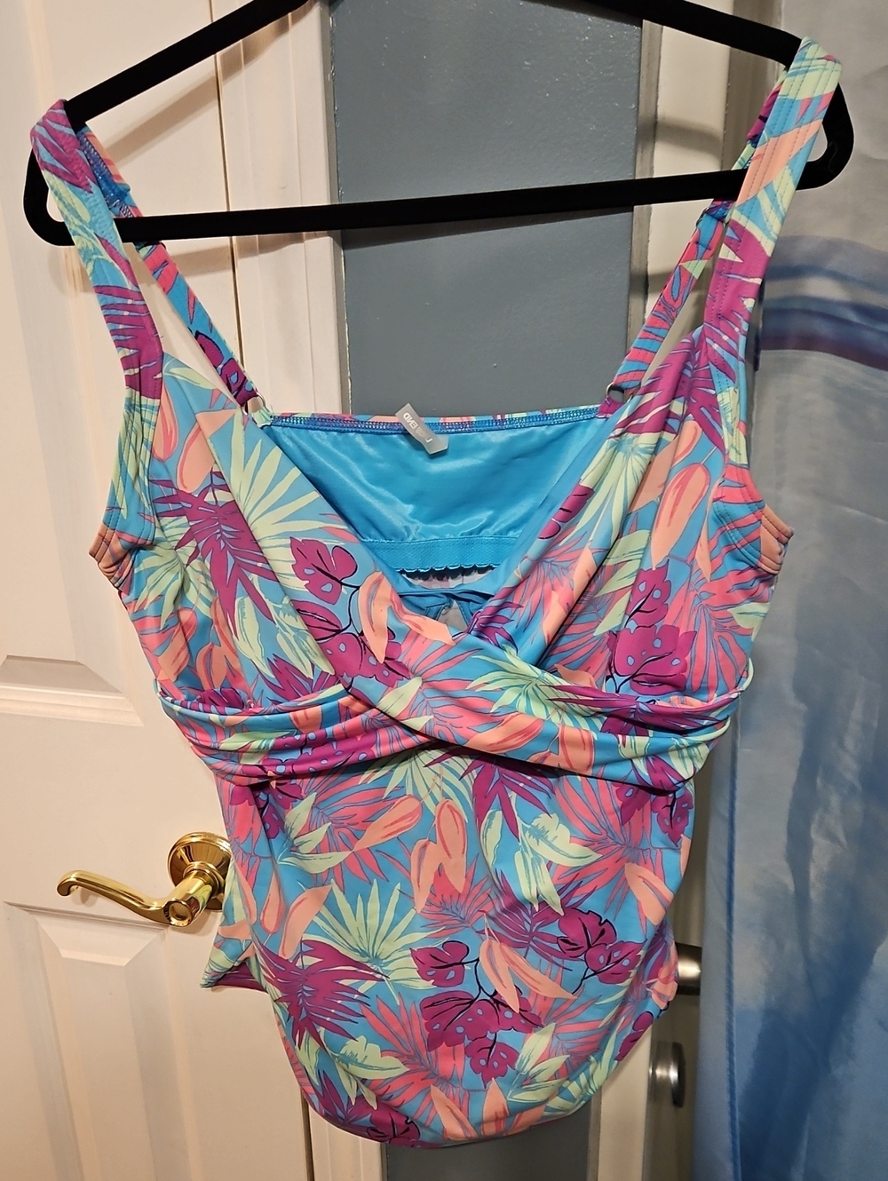 Lands End Womens V-Neck Tankini Top. Plus Size W/ Padding & Underwire